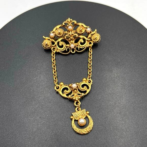 Florenza Signed Designer Mogul Gold Tone Faux Pearl Dangle Chain Brooch - Picture 1 of 8